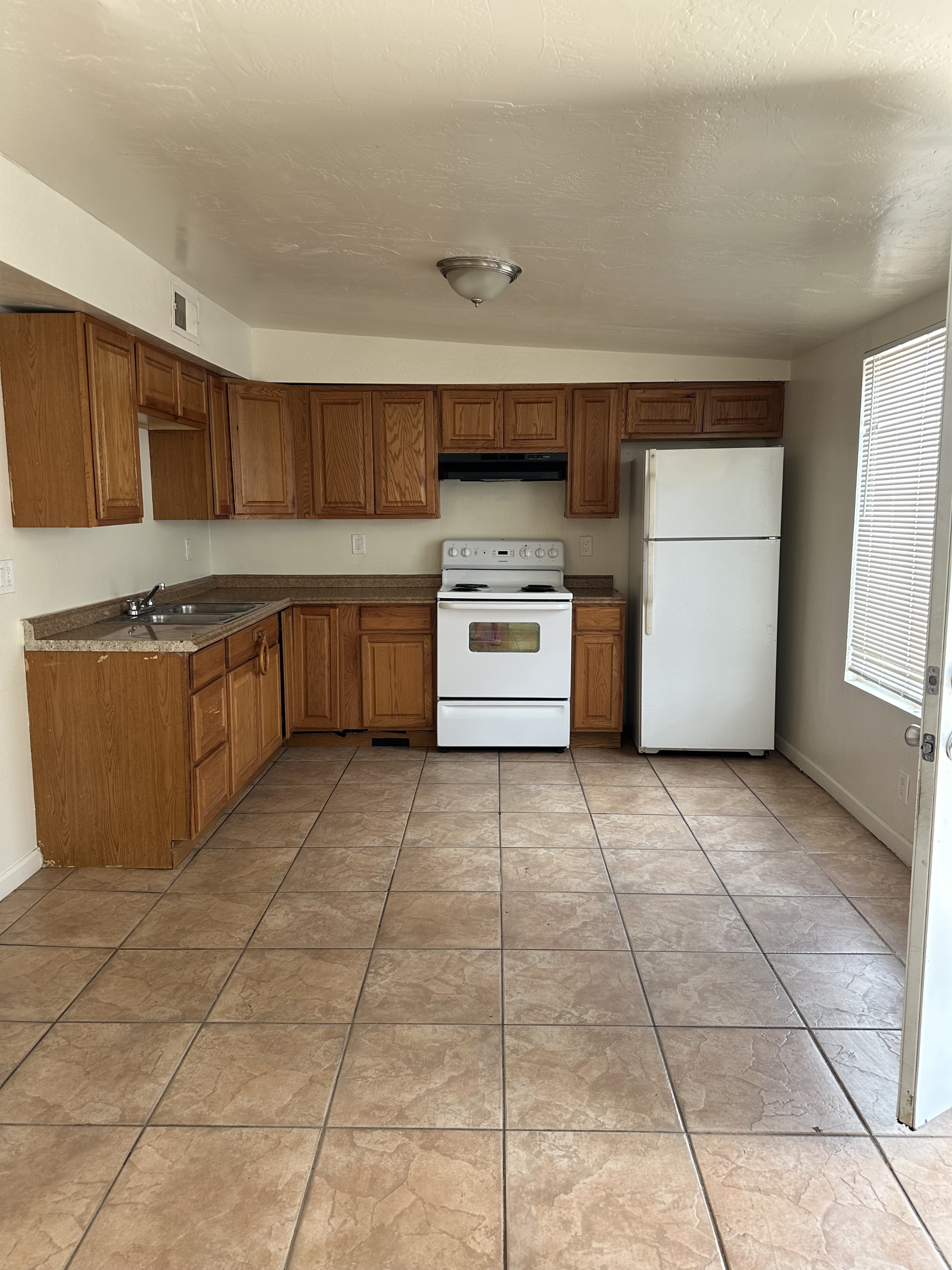 540 S Ocotillo Dr